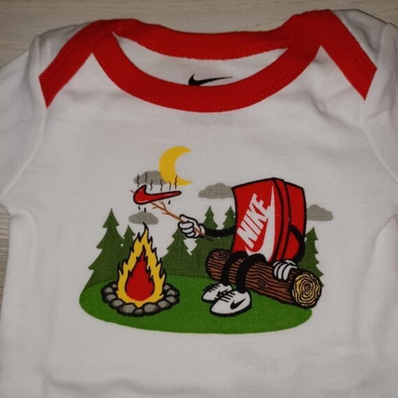 Nike Baby Bodysuit Bib Hat Newborn Gift Set - Picture 2 of 5